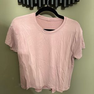 Lululemon t-shirt